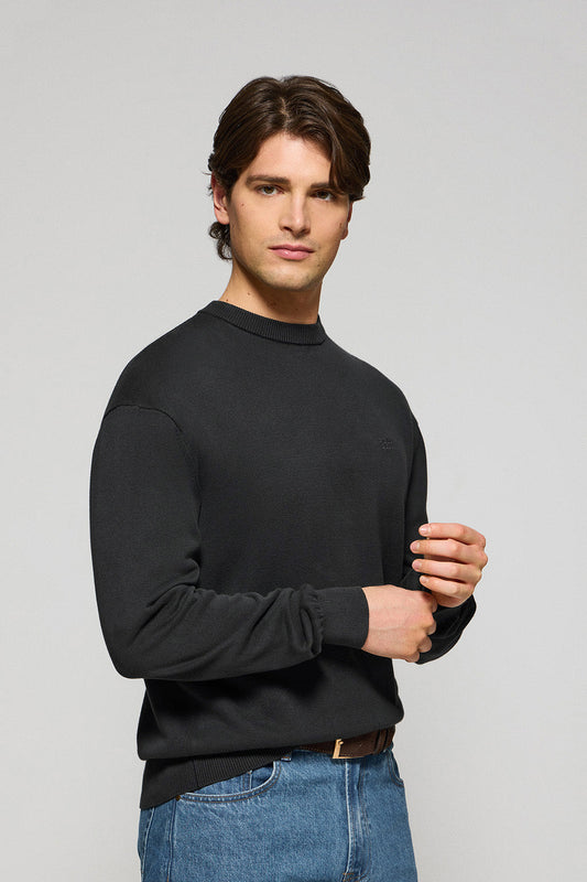 Asphalt grey garment-dyed round neck jumper with embroidered logo