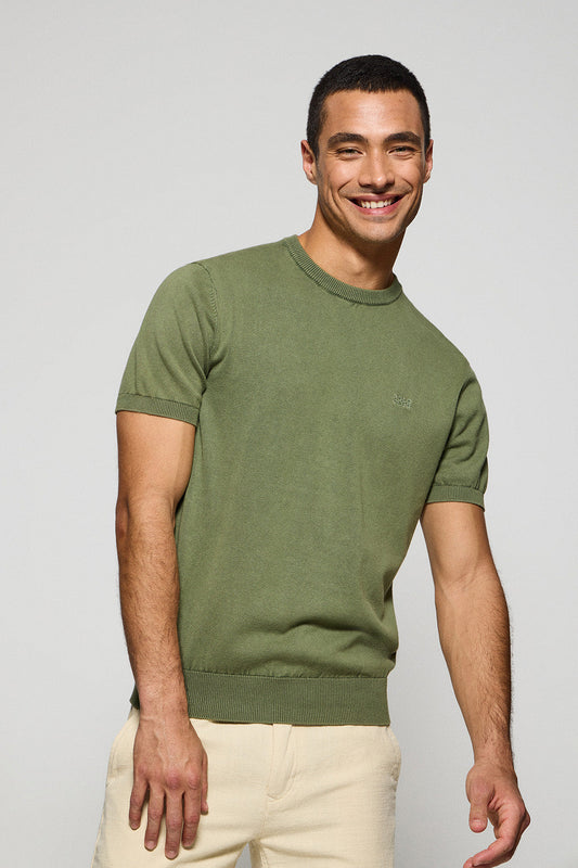 Light-green garment-dyed jumper with short sleeves and embroidered logo